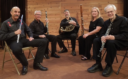 CD791 Westwood Wind Quintet sitting small not playing